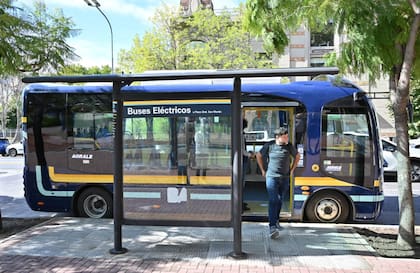 El bus eléctrico tiene nuevas paradas