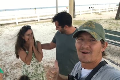 El buscador de objetos perdidos logró entregarle los anillos a sus dueños