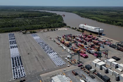 El BYD Changzhou en el puerto de Zárate