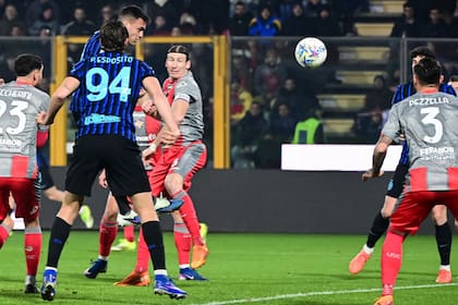 El cabezazo cruzado de Lautaro será el 1-0 de Inter frente a Cremonese