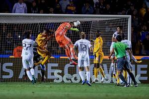 El increíble gol de Patón Guzmán que lo transformó en el héroe de Tigres