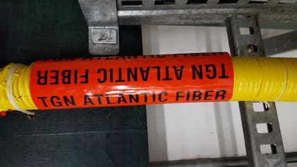 El cable TGN-Atlantic viaja por el océano desde Reino Unido hasta EE.UU.
