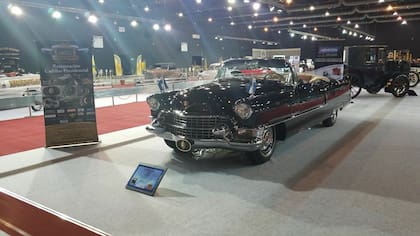 El Cadillac presidencial fue exhibido en un salón del automóvil