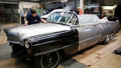 "Este no es un auto convencional, es un auto histórico. Y queremos preservar al máximo las piezas originales", explica Spadafora, director del Museo del Automóvil