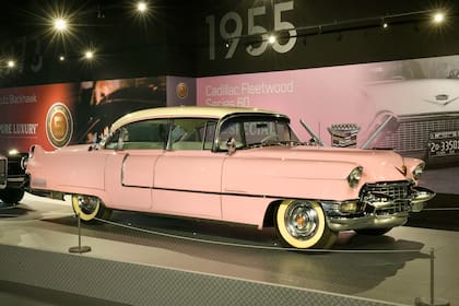 El Cadillac rosa que le compró a su madre