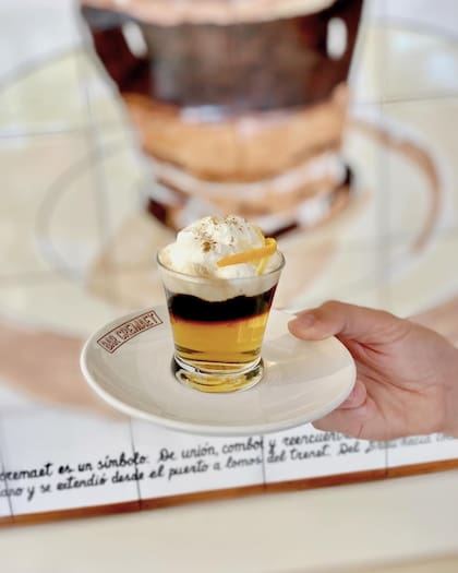 El café con ron del Bar Cremaet.