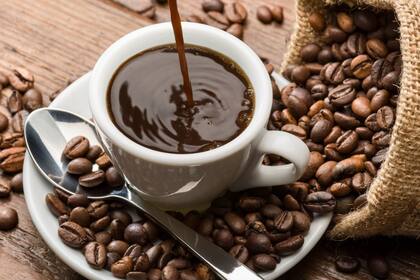 El café con sal puede ser una forma efectiva de mejorar el sabor de la bebida, especialmente en situaciones en las que se ingiere café quemado debido a una extracción excesiva.