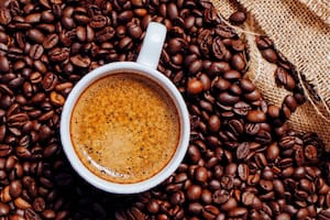 El café tiene beneficios para el crecimiento del pelo