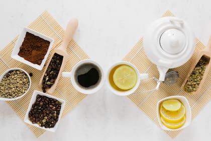 El café y el té verde son algunas de las infusiones más recomendadas para eliminar líquidos del cuerpo
