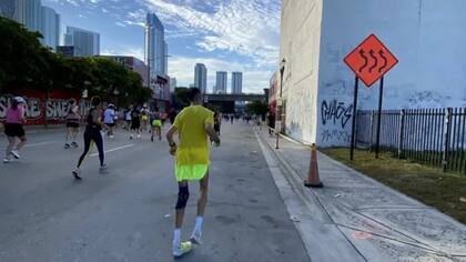 El calor y la humedad hicieron la media maratón de Miami especialmente dura para Álex