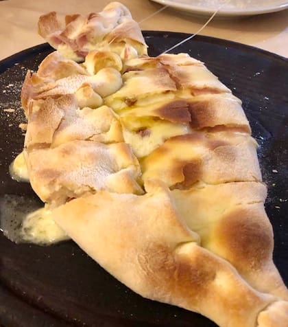 El calzone que hizo famoso al local.