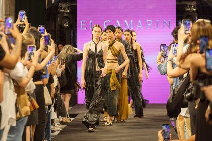 El Camarín presentó su colección de Denim que se puede adquirir de forma exclusiva en el pop-up store de Alcorta Shopping.