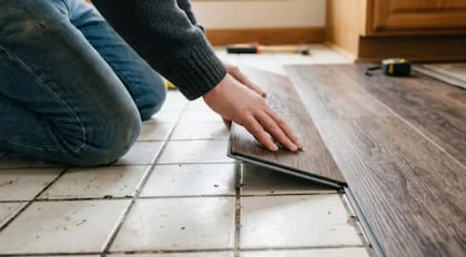 El cambio de los pisos en un hogar es indispensable para redefinir la estética de los ambientes