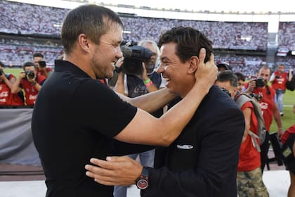 El cambio de mando ante el plantel de River: Coudet toma el lugar de Gallardo con un perfil de trabajo similar al de su antecesor.