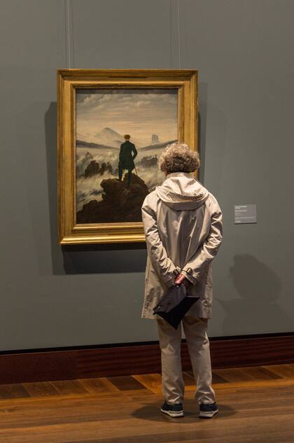 “El caminante sobre un mar de nubes”,
obra de Caspar David Friedrich en la Kunsthalle de la ciudad.