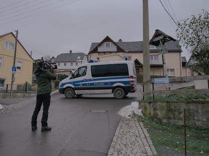 El camino que conduce a la casa de campo del príncipe Heinrich XIII de Reuss en Waidmannsheil, Bad Lobenstein, Alemania, 8 de diciembre de 2022. Heinrich XIII, descendiente de una familia noble alemana de 700 años de antigüedad, era el presunto cabecilla de un complot terrorista de extrema derecha para derrocar al gobierno.