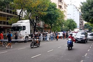 Seguirá preso el chofer al que, por estacionar en doble fila, le descubrieron una carga oculta