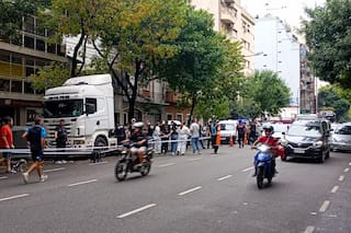 Seguirá preso el chofer al que, por estacionar en doble fila, le descubrieron una carga oculta