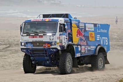 El camión del ruso Andrey Karginov, expulsado de la competencia