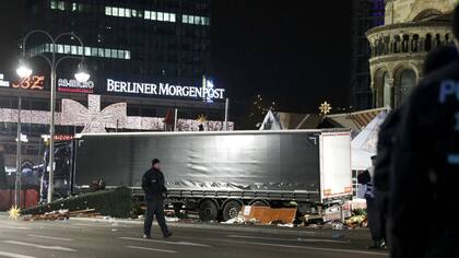 El camión que arrasó varios puestos navideños