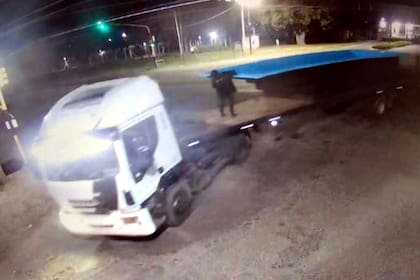 El camión que se utiliza para robar la pileta de natación