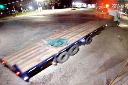 El camión que se utiliza para robar la pileta de natación