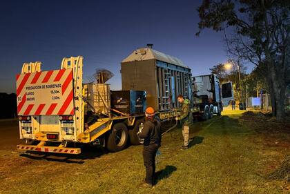 El camión que trasladó a Kenya, en pleno viaje