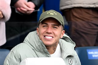 El club gigante de Inglaterra que considera contratar a Enzo Fernández en medio de la crisis de Chelsea