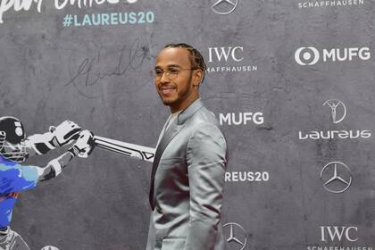 El campeón del mundo de Fórmula Uno Lewis Hamilton y Messi ganaron de forma conjunta el Premio Laureus al mejor deportista masculino del año