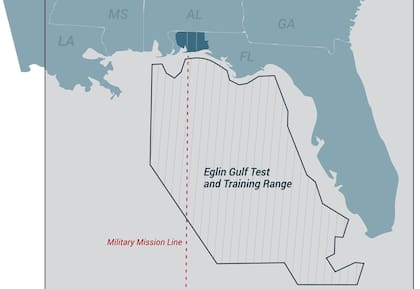 El Campo de Pruebas y Entrenamiento del Golfo Oriental es el campo de pruebas militar más grande de EE.UU.; este se ubica en la zona este del Golfo, desde Key West hasta el noroeste de Florida