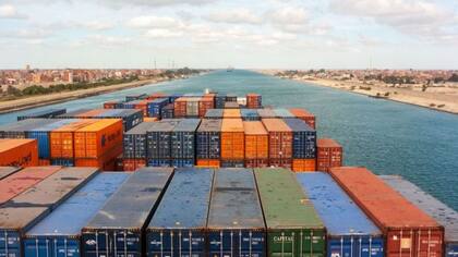 El Canal de Suez, en Egipto, une el Mediterráneo y el mar Rojo