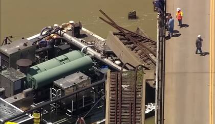 El Canal Intracostero del Golfo está cerrado mientras las autoridades trabajan en el incidente