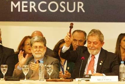 Celso Amorim, cuando era el canciller del presidente Lula da Silva