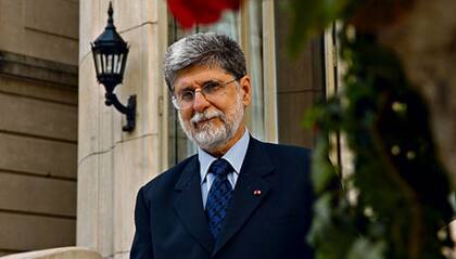 El excanciller brasileño y asesor del presidente Luiz Inácio Lula da Silva, Celso Amorim, se reunió con el presidente de Ucrania, Volodimir Zelensky