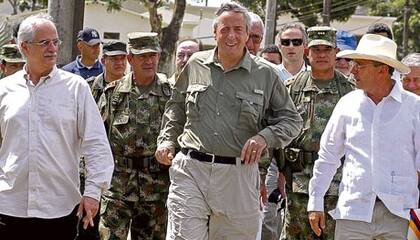 El secuestro de Ingrid Betancourt, en 2007, reunió al entonces canciller Taiana, el expresidente Néstor Kirchner y al entonces presidente colombiano, Alvaro Uribe, en Villavicencio