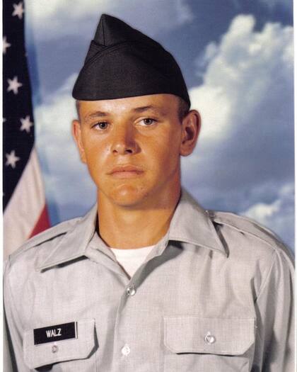 El candidato a vicepresidente sirvió en el ejército de Estados Unidos por más de dos décadas