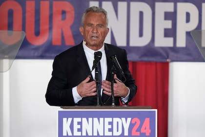 El candidato presidencial independiente estadounidense Robert F. Kennedy Jr. en un evento de campaña en Filadelfia, el 23 de octubre de 2023. (Foto AP/Matt Rourke)