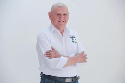 El candidato presidencial Napoleón Becerra falleció en un siniestro vial