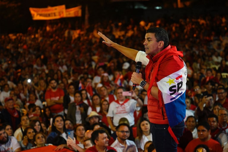 Santiago Peña, el tenócrata que gobernará Paraguay bajo la sospecha legada por su mentor político