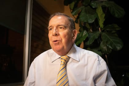 El candidato presidencial venezolano Edmundo González Urrutia, del partido PUD, da una entrevista en su casa en Caracas, Venezuela, el miércoles 24 de abril de 2024
