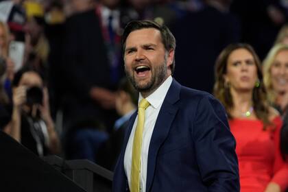 Con la fórmula Trump-Vance, el Partido Republicano se alinea con la ultraderecha europea 11 El candidato vicepresidencial republicano JD Vance en la Convención Nacional Republicana en Milwaukee el 16 de julio del 2024.  (Foto AP /Paul Sancya)