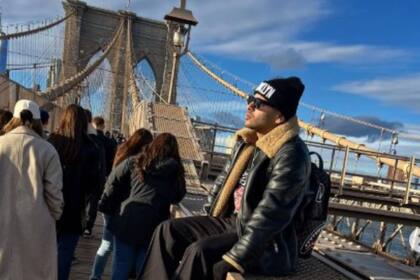 El cantante cubano Alex Duvall cumplió un año en EE.UU. y dejó un sentido mensaje en sus redes sociales