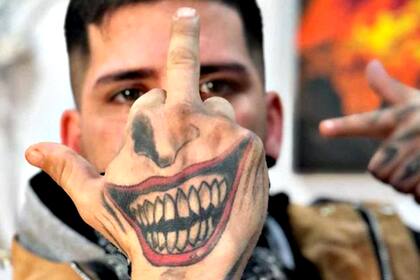 El cantante denominado "El Más Ladrón".