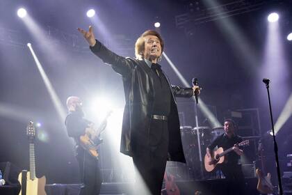El cantante español, un loco por cantar