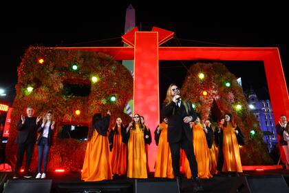 El cantante Germán Tripel con el Afrosound Gospel Choir