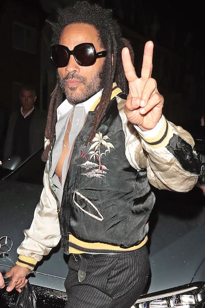 El cantante Lenny Kravitz, con sus infaltables anteojos oscuros.