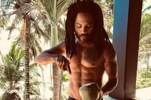 Con rastas y abdominales marcados, Lenny Kravitz mostró su cuerpo y revolucionó las redes