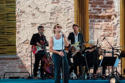 El cantante sueco Benjamin Ingrosso estuvo entre los artistas que participaron del concierto