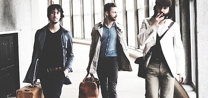 El cantautor boliviano cautivó con su sonido indie a los europeos