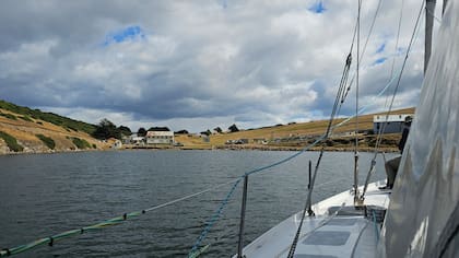 El Caoba, en las costas malvinenses